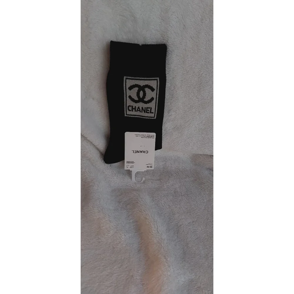 Beauty Black White unisex socks Women Size 7-9